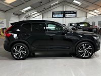USED 2022 71 VOLVO XC40 2.0 B4 MHEV R Design Pro SUV 5dr Petrol Hybrid DCT Auto Euro 6 (s/s) (197 ps) SUV