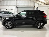 USED 2022 71 VOLVO XC40 2.0 B4 MHEV R Design Pro SUV 5dr Petrol Hybrid DCT Auto Euro 6 (s/s) (197 ps) SUV