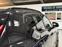 USED 2022 71 VOLVO XC40 2.0 B4 MHEV R Design Pro SUV 5dr Petrol Hybrid DCT Auto Euro 6 (s/s) (197 ps) SUV