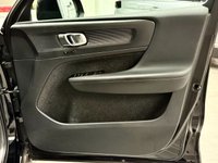 USED 2022 71 VOLVO XC40 2.0 B4 MHEV R Design Pro SUV 5dr Petrol Hybrid DCT Auto Euro 6 (s/s) (197 ps) SUV