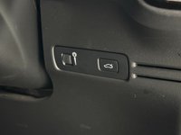 USED 2022 71 VOLVO XC40 2.0 B4 MHEV R Design Pro SUV 5dr Petrol Hybrid DCT Auto Euro 6 (s/s) (197 ps) SUV