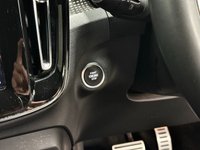 USED 2022 71 VOLVO XC40 2.0 B4 MHEV R Design Pro SUV 5dr Petrol Hybrid DCT Auto Euro 6 (s/s) (197 ps) SUV