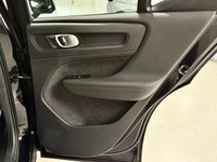USED 2022 71 VOLVO XC40 2.0 B4 MHEV R Design Pro SUV 5dr Petrol Hybrid DCT Auto Euro 6 (s/s) (197 ps) SUV