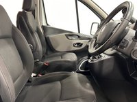 USED 2016 66 RENAULT TRAFIC LL29 SPORT NAV DSI 8 Seater MPV 8 Seater MPV