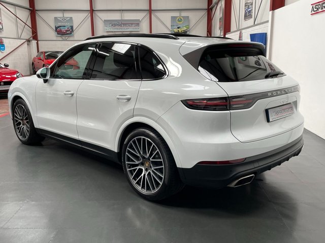 2019 PORSCHE CAYENNE - Photo 4