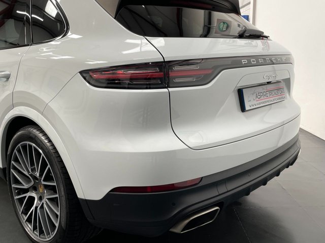 2019 PORSCHE CAYENNE - Photo 9