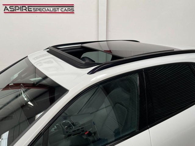 2019 PORSCHE CAYENNE - Photo 2