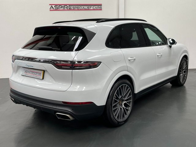 2019 PORSCHE CAYENNE - Photo 5
