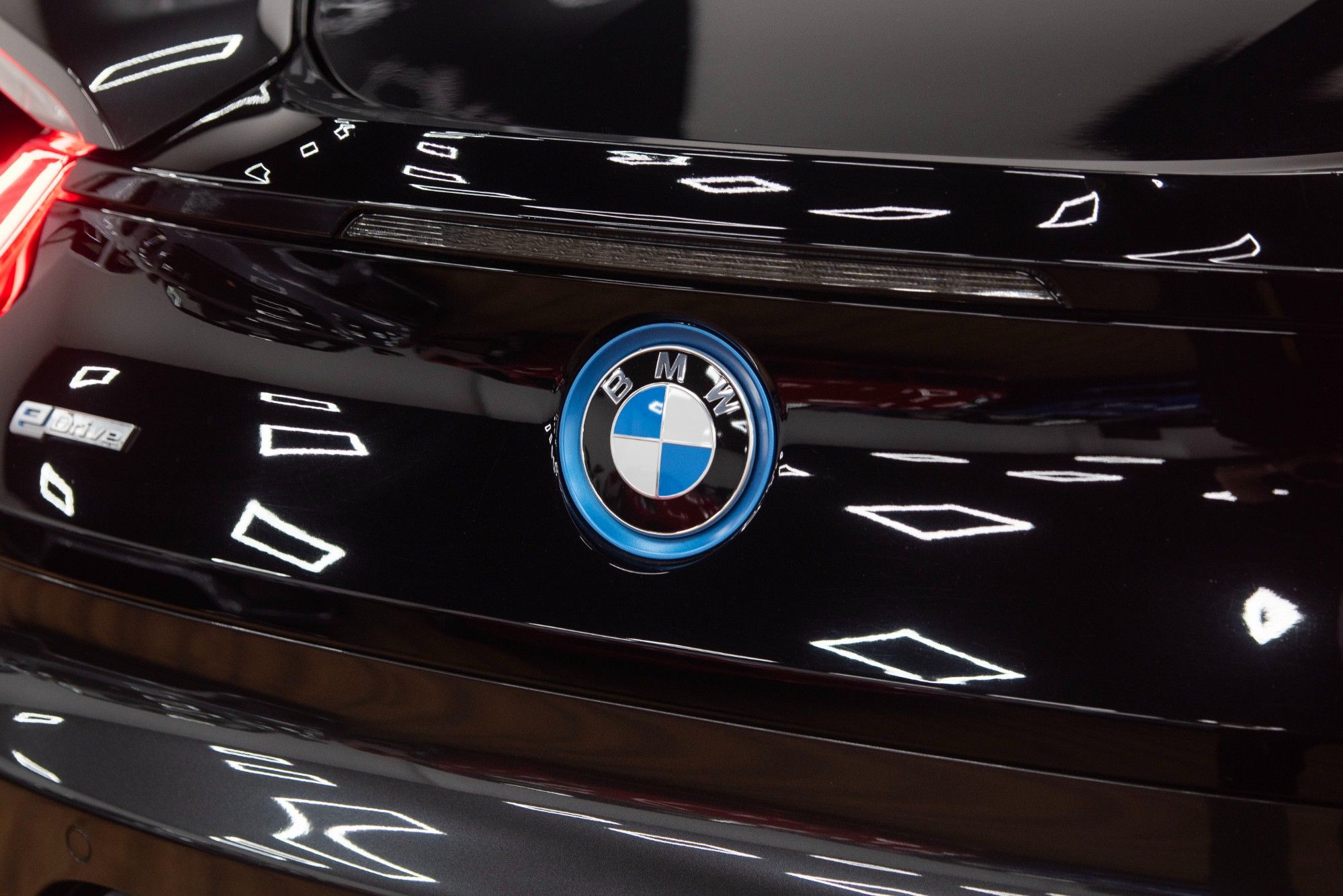 USED 2019 68 BMW I8 1.5 11.6kWh Roadster 2dr Petrol Plug-in Hybrid  