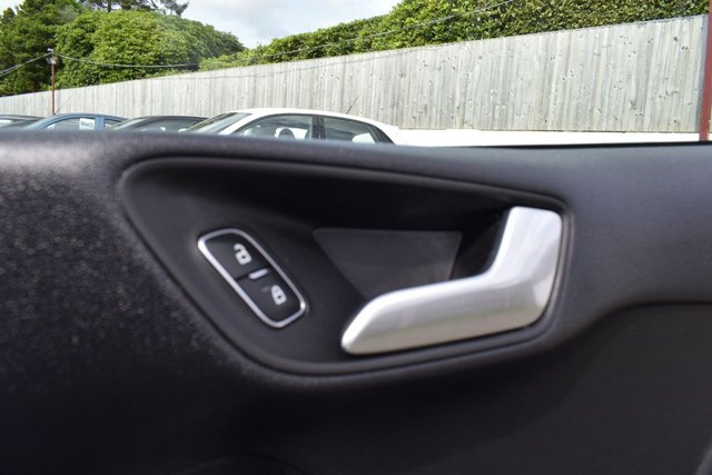 2021 FORD FIESTA - Photo 9