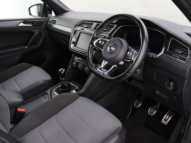 2017 Volkswagen Tiguan 2L R-Line 5dr - Photo 11