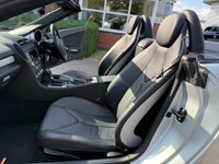 USED 2008 08 MERCEDES-BENZ SLK 1.8 SLK200 Kompressor Convertible 2dr Petrol Automatic (211 g/km, 163 bhp) Low mileage, 3 owners from new, black leather seats, a full service history, immaculate condition.