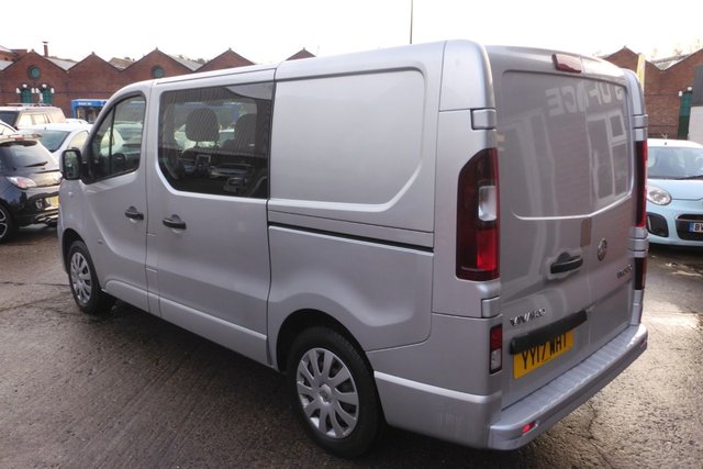 2017 VAUXHALL VIVARO - Photo 3
