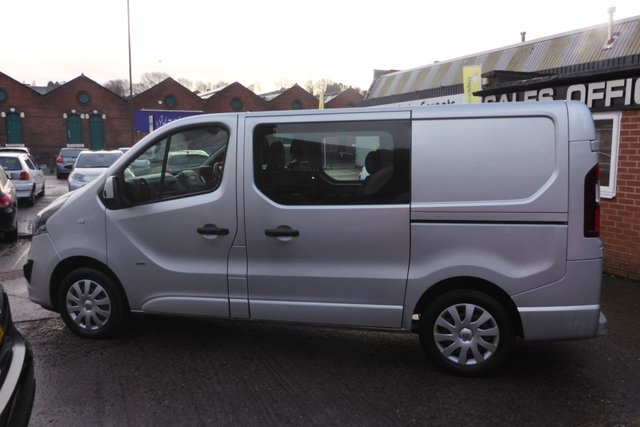 2017 VAUXHALL VIVARO - Photo 9