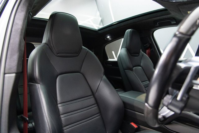 2019 PORSCHE CAYENNE - Photo 4