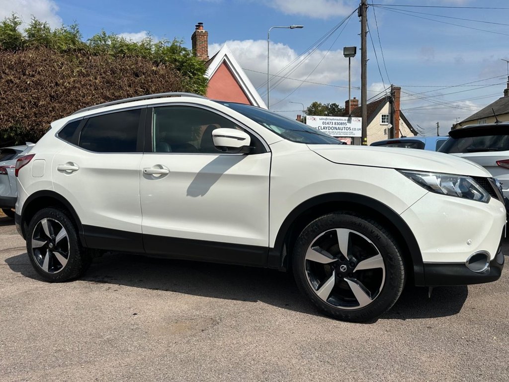View our NISSAN QASHQAI