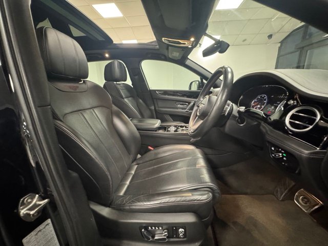 2019 BENTLEY BENTAYGA - Photo 4