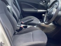 USED 2013 13 NISSAN JUKE 1.6 Acenta Premium SUV 5dr Petrol Manual Euro 5 (s/s) (117 ps) * SATNAV *      11 Service Stamps