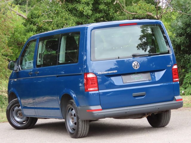 2016 VOLKSWAGEN TRANSPORTER SHUTTLE - Photo 6