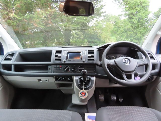 2016 VOLKSWAGEN TRANSPORTER SHUTTLE - Photo 9