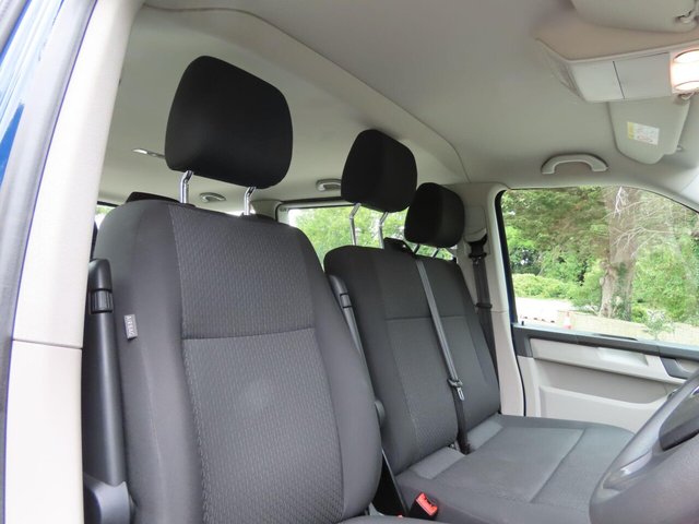 2016 VOLKSWAGEN TRANSPORTER SHUTTLE - Photo 10