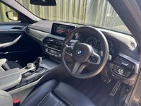 USED 2018 68 BMW 5 SERIES 2.0 520d M Sport Touring 5dr Diesel Auto Euro 6 (s/s) (190 ps) DIGI DASH + PRO NAV
