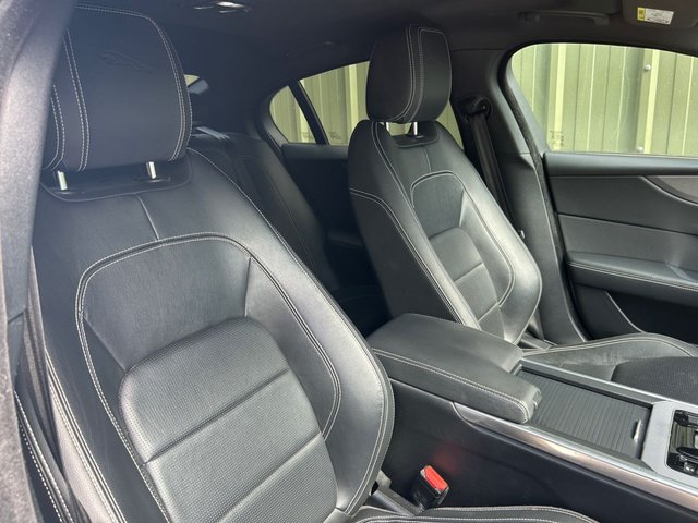 2020 JAGUAR XE - Photo 4