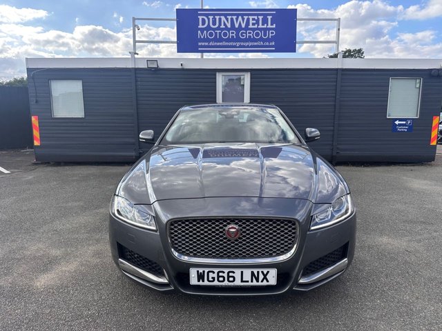 2016 Jaguar Xf 2L Portfolio 4dr - Photo 2