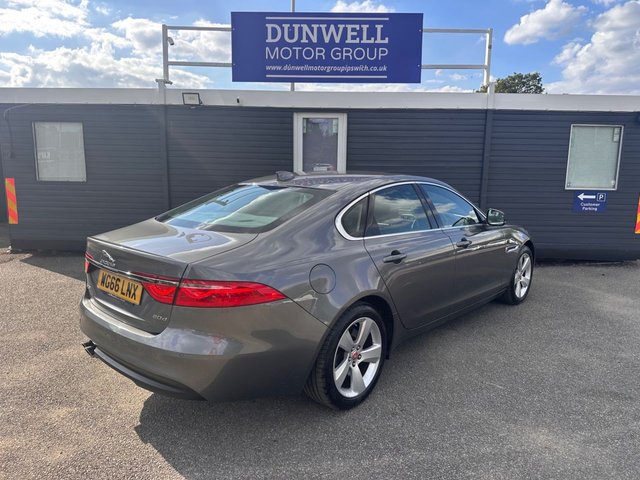 2016 Jaguar Xf 2L Portfolio 4dr - Photo 4