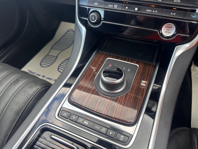 2016 Jaguar Xf 2L Portfolio 4dr - Photo 11