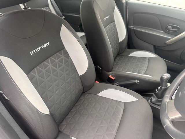 2014 Dacia Sandero Stepway 1.5L Laureate 5dr - Photo 8