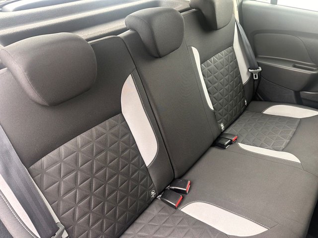 2014 Dacia Sandero Stepway 1.5L Laureate 5dr - Photo 9