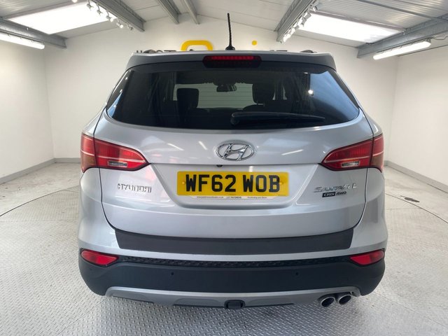 2012 Hyundai Santa FE 2.2L Premium 5dr - Photo 4
