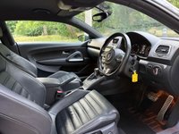 USED 2014 14 VOLKSWAGEN SCIROCCO 2.0 TDI BlueMotion Tech R-Line Hatchback 3dr Diesel DSG Euro 5 (s/s) (Leather, Nav) (140 ps) 