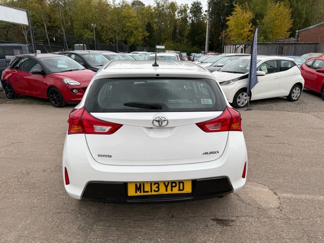 2013 TOYOTA AURIS 1.33 Dual VVT-i Icon Hatchback 5dr Petrol Manual Euro 5 (s/s) (101 ps) - Photo 4