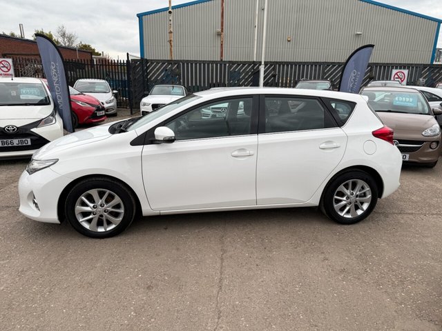 2013 TOYOTA AURIS 1.33 Dual VVT-i Icon Hatchback 5dr Petrol Manual Euro 5 (s/s) (101 ps) - Photo 6