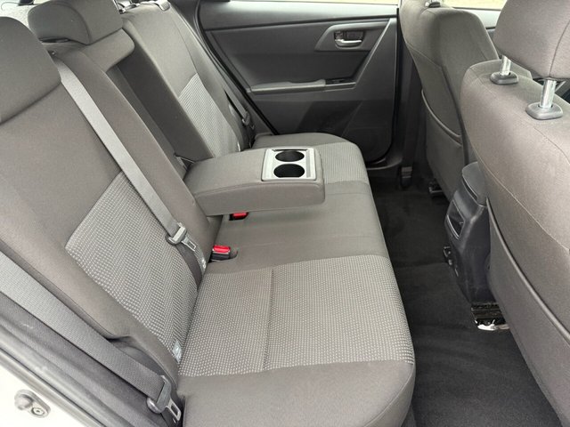 2013 TOYOTA AURIS 1.33 Dual VVT-i Icon Hatchback 5dr Petrol Manual Euro 5 (s/s) (101 ps) - Photo 12