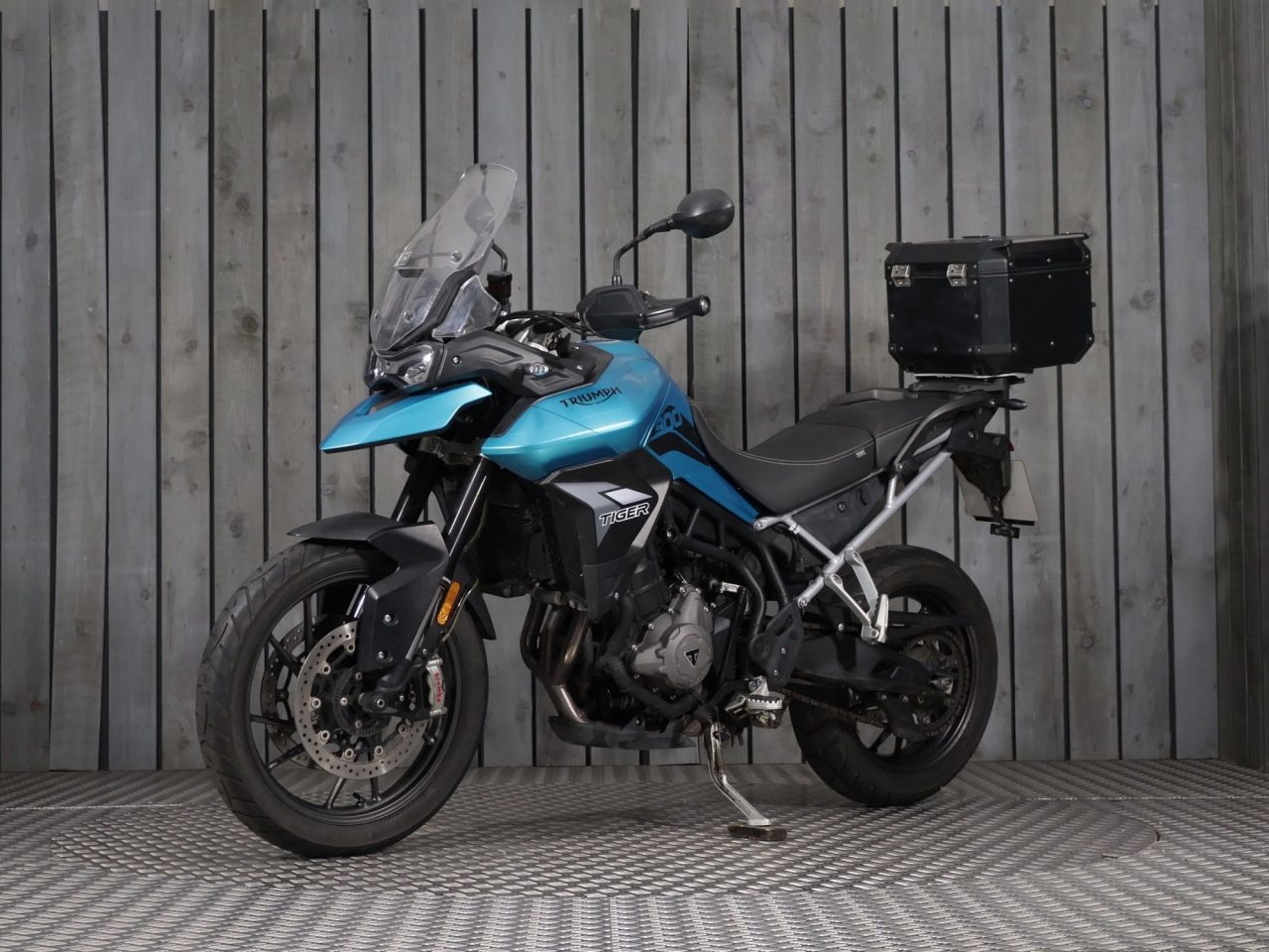 TRIUMPH TIGER 900
