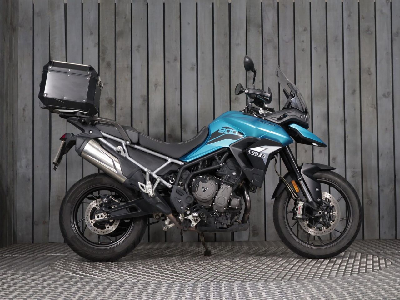 TRIUMPH TIGER 900