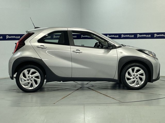 2022 TOYOTA AYGO X - Photo 11