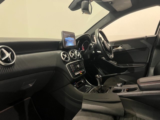 2017 MERCEDES-BENZ A-CLASS 1.6 A160 AMG Line Hatchback 5dr Petrol Manual Euro 6 (s/s) (102 ps) - Photo 5