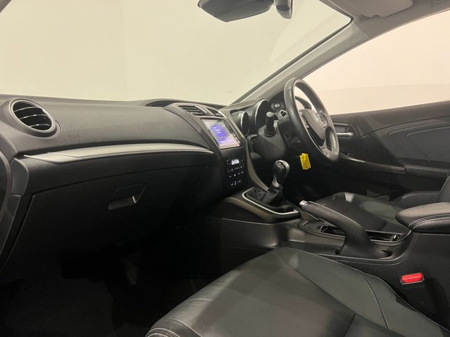 2017 HONDA CIVIC 1.8 i-VTEC SR Hatchback 5dr Petrol Manual Euro 6 (s/s) (142 ps) - Photo 5