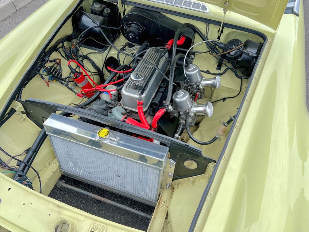 USED 1976 MG MGB SEBRING // 1800cc // Manual // Overdrive // px swap 