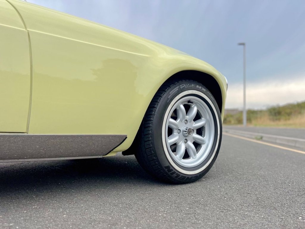USED 1976 MG MGB SEBRING // 1800cc // Manual // Overdrive // px swap 