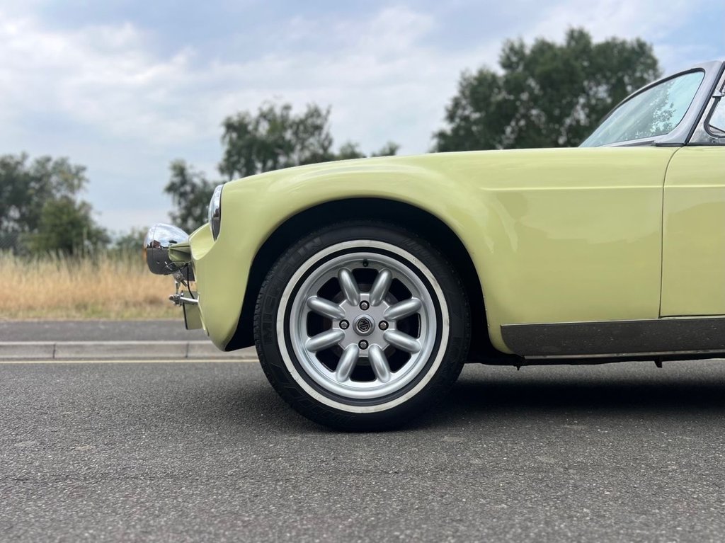 USED 1976 MG MGB SEBRING // 1800cc // Manual // Overdrive // px swap 
