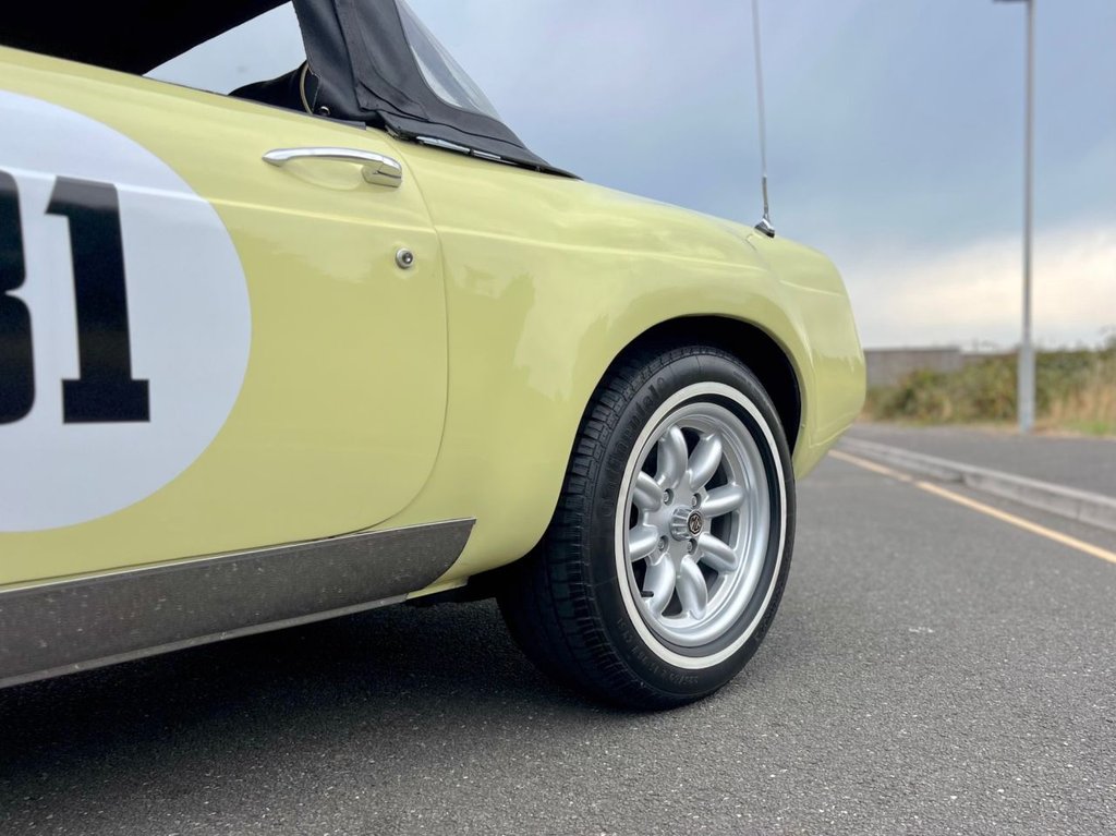 USED 1976 MG MGB SEBRING // 1800cc // Manual // Overdrive // px swap 
