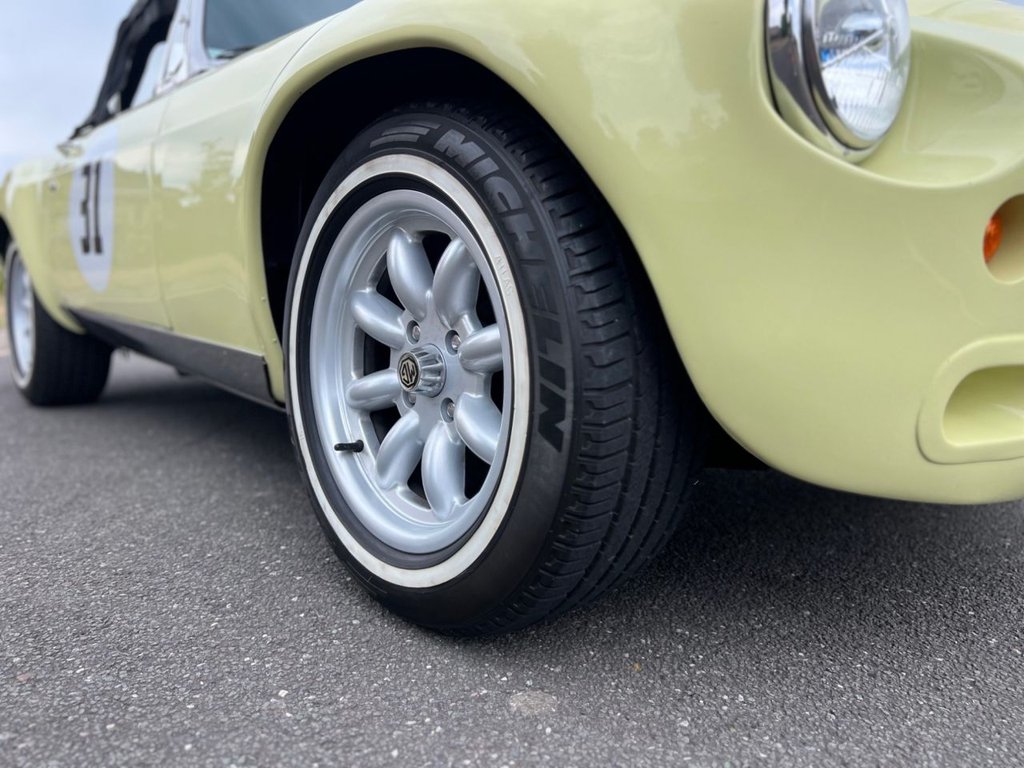 USED 1976 MG MGB SEBRING // 1800cc // Manual // Overdrive // px swap 