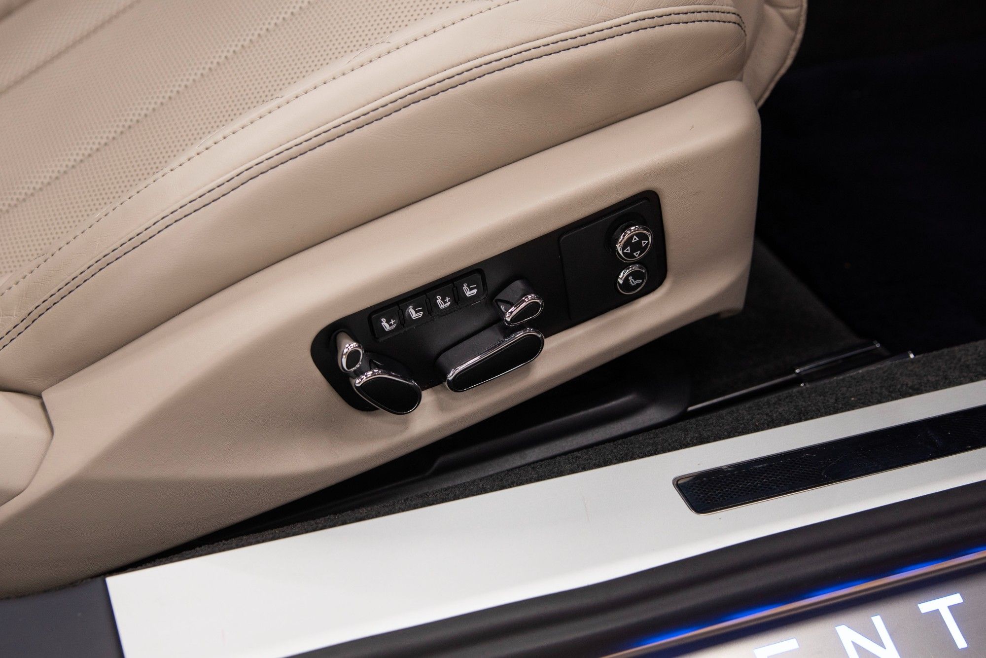 USED 2020 20 BENTLEY CONTINENTAL 4.0 V8 GTC Convertible  