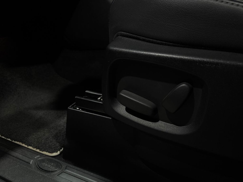 USED 2016 K LAND ROVER DISCOVERY 4 3.0 SD V6 Landmark SUV 5dr Diesel Auto 4WD Euro 6 (s/s) (256 bhp) TIMING BELT|REAR ENTERTAINMENT