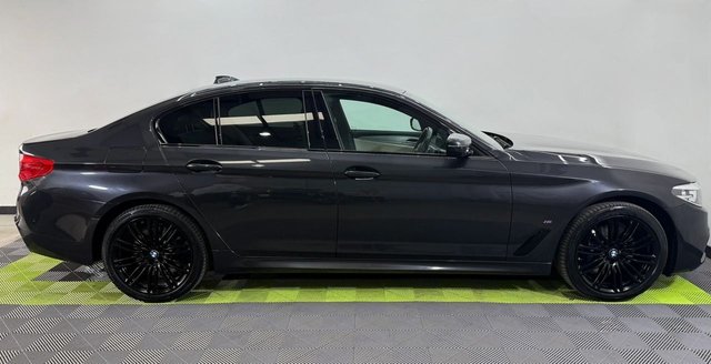 2020 BMW 5 SERIES - Photo 8